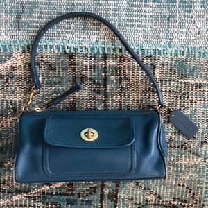 COACH baguette/wrist carry teal leather turnlock mini bag GUC